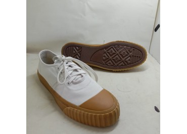 Tempat Bikin Sole Sandal Merek Sendiri